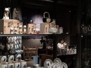 1F SHOWCASE�b�X�[�x�j�A�V���b�v