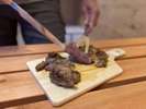 【お食事】黒毛和牛ステーキはジュワッと溢れる肉汁と旨味が最高!(写真は一例)