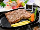 熱々の鉄板で味わう、おおいた和牛のステーキ