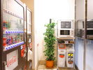 自動販売機・電子レンジ