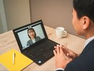 WEB会議もしやすいワイドデスクです「使用感イメージ」