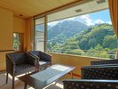 鴻朧館最上階 絶景の露天風呂付き客室 和室12帖