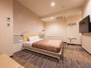 デラックスダブルルーム《28�u》ベッド幅180センチ×1台 無線・有線LAN バストイレ別 完備!
