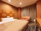 ダブルルーム《16�u》ベッド幅140センチ×1台 無線・有線LAN ユニットバス 各種アメニティ 完備!最大2名