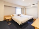 サータ社製ベッド、加湿機能付き空気清浄機完備。TVにはコインランドリー、朝食会場の混雑状況を表示!