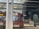 路面電車&フレッサイン広島駅前(夜)