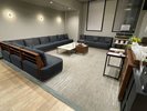 2Fロビーにソファーございます。是非ご利用下さい!