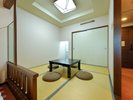 【和洋室/ツインベッド+和室4畳半(4名定員)】20年12月に全客室 畳の張り替え、修繕を行っております。
