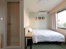 シングル:11uとコンパクトながら、110cmベッドで機能的な空間となっています。