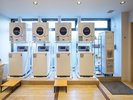 24時間利用可能なコインランドリーをご用意しております。