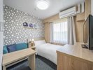 セミダブル:お部屋に電子レンジ等を備えた、長期滞在者向けのお部屋です。
