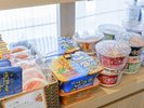 売店にてレトルトフードを販売しております。