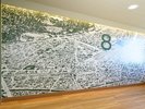 伊勢市を手書きで描いた壁紙が特徴のEVホール