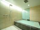 温泉プライベートバス付きの浴室一例。お部屋で温泉をゆったりとお楽しみください。