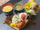 おにから朝食はご宿泊の皆様お召し上がりいただけます。7時〜9時まで、2階レストランでご提供!