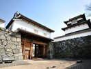 【周辺観光/福岡城跡】現在も本来の位置にあるのはここだけ。歴史を感じ散策はいかが?/写真提供:福岡市