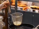 【朝食】地元食材を使った和朝食で、朝から元気チャージ。