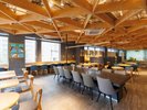 【360°HUB】カフェタイムや読書にもぴったりな、開放感ある空間。