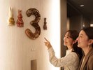 【アート】ロビーでは映像音楽作品「汽笛」が流れ地場で活躍するアーティストを応援する展示が観られます。