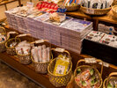 【売店】地元のおみやげをご用意しております