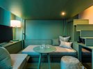 Loft Room B�i�O���[���j