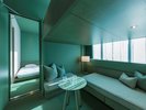 Connecting Room A�i�O���[���j