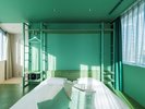 Corner Room�i�O���[���j
