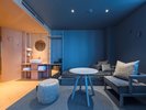 Superior Room�i�_�[�N�u���[�j