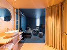 Superior Room�i�_�[�N�u���[�j