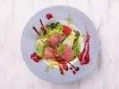 前菜の熊野牛ローストビーフサラダ仕立て