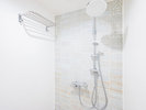 シャワールーム、トイレ別々