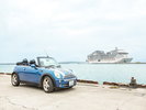 島旅ドライブはオープンカー(イメージ)