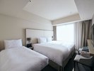 <デラックスキング+エキストラベッド>26u/ベッド幅210cm+90p