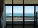 【オーシャンビュー◆和室10畳】目の前に広がる日本海。街中から離れて出逢う海と空のコラボレーション。