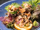 【別注料理−サザエのお造り】新鮮かつサイズが大きいサザエだからこそできる一品。ぜひお楽しみください。