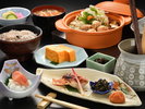 【清涼館朝食】温野菜とお客様の前で料理長自ら造る厚焼き玉子は絶品!
