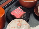 お部屋にはお着きオリジナルの菓子お饅頭をご用意