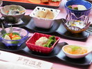 【前菜】旬の食材を使用する6点盛り