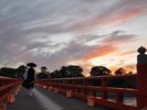 (夕暮れの朝霧橋)宇治の風景を華やかにする朱塗りの橋※画像はイメージ