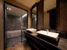 ���ЂƂ�l���Ő��ʂ������p����������_�u���V���N�i�v���~�A���c�C���j