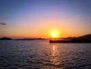 ■景色■夕陽に染まる三河湾。波の音を聞きながら、静かに過ごす“優雅な休日”をお楽しみください
