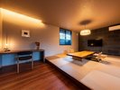 Zen-冉-琉球畳の小上がり、テレビも備えておりゆっくりと寛げる
