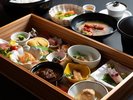 朝食 旬の食材を取り入れた料理の品々/例