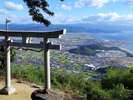 天空の鳥居(高屋神社)