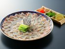 【夕食】別注料理一例 ふぐの刺身 ※写真は2人前、2人前 税込13,200円〜 宿泊日の3日前までの要予約