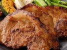 元々は猪肉の漁師の保存方法だった「肉の味噌漬け」。今では豚肉のロースを使い秩父の名物料理です。