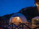 森林越しに広がる澄みわたる満天の星空は。。。。是非ご自分の目で確かめてください。