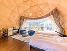 2ベッドルーム。天井が高く圧迫感がない為、ゆったりお過ごしいただけます。非日常を体験しながら快適です