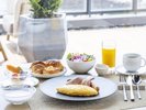 朝食イメージ*メインディッシュは卵料理やグリルなどからお好みのメニューを選べるハーフブッフェ