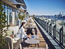 レストラン&バー「Larboard」|海風を感じながらお過ごしいただけるテラスにて愛犬とともに。
